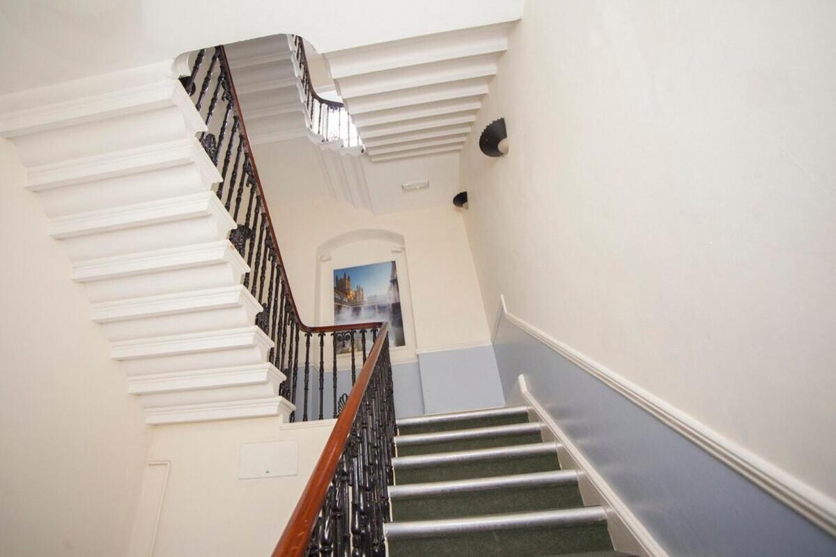 Stylish City Centre Apartment - Bath Exteriör bild