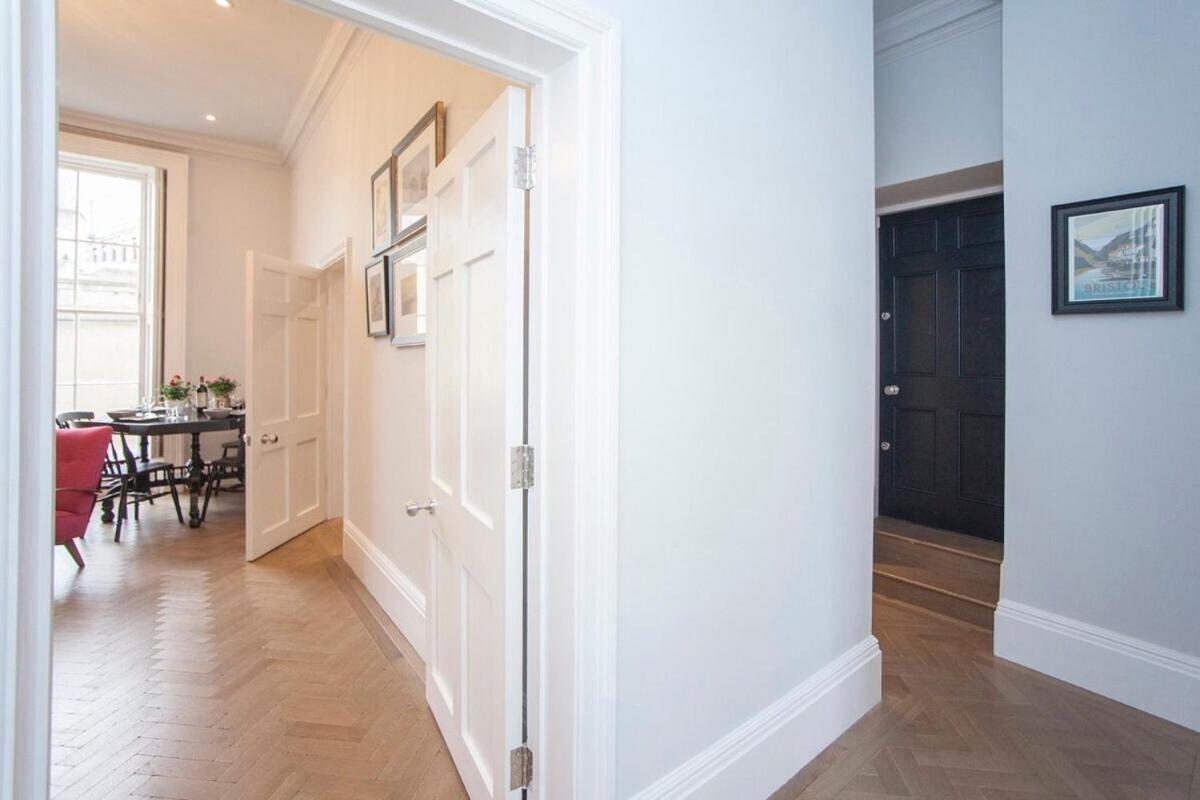 Stylish City Centre Apartment - Bath Exteriör bild